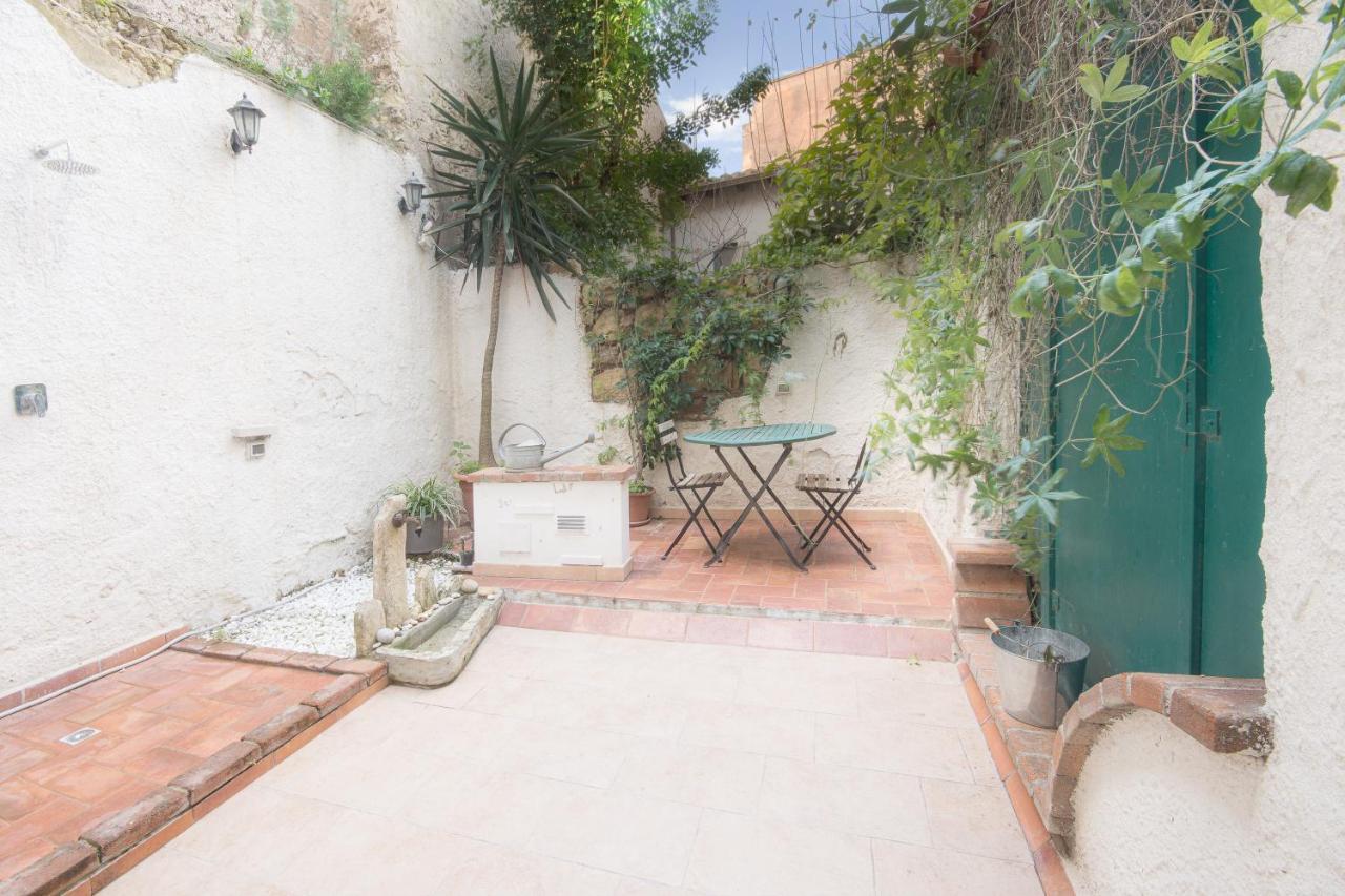 Right House - Small Garden In Old Town - Historical Castle District Cagliari Buitenkant foto