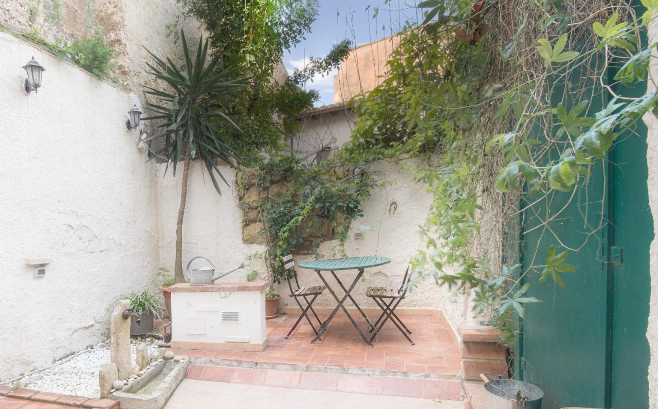 Right House - Small Garden In Old Town - Historical Castle District Cagliari Buitenkant foto